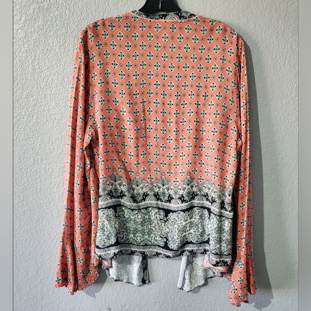Women's Multicolor Patterned Top - Picture 2 of 11